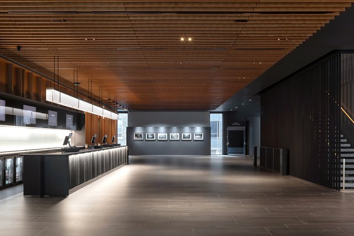 Grolsch Bar and Lobby