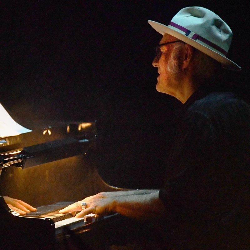 Ludovico Einaudi webpage 2