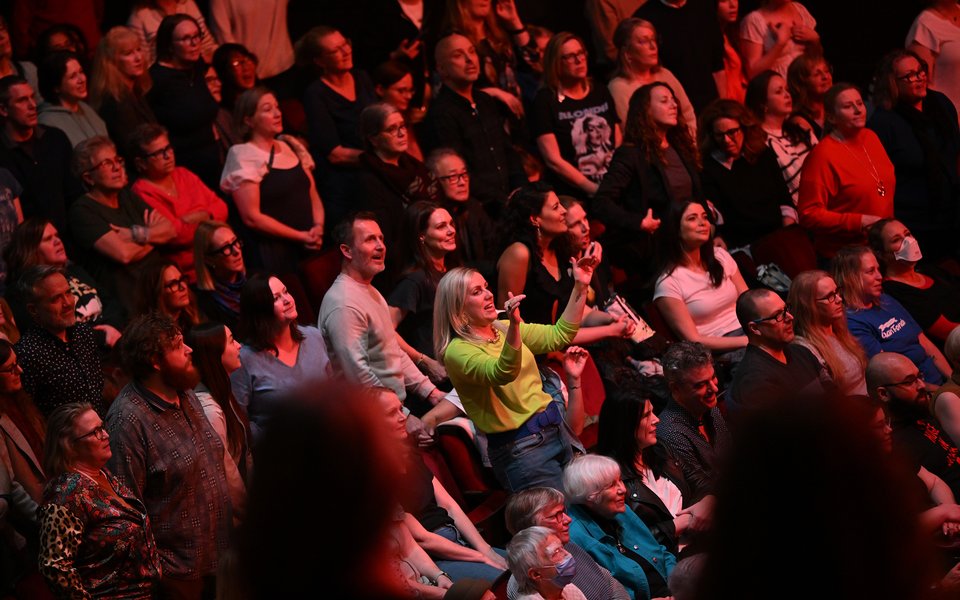 Membership Platinum Lead Image Crowd Shot